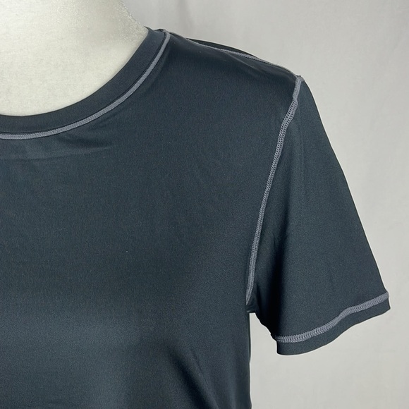 NWT Fabletics Phoenix Lite Black Stretch Short Sleeve Workout Top - Picture 2 of 8